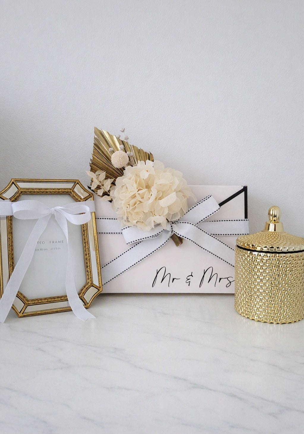 Newlyweds gift box