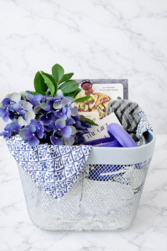 Home Sweet Hamptons deluxe gift basket