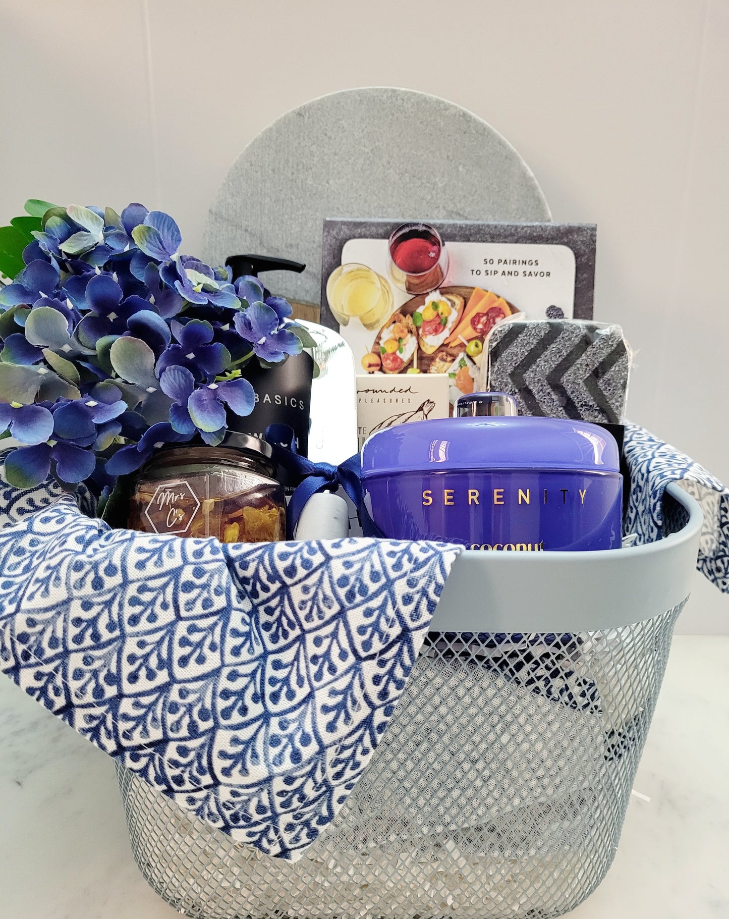 Home Sweet Hamptons deluxe gift basket
