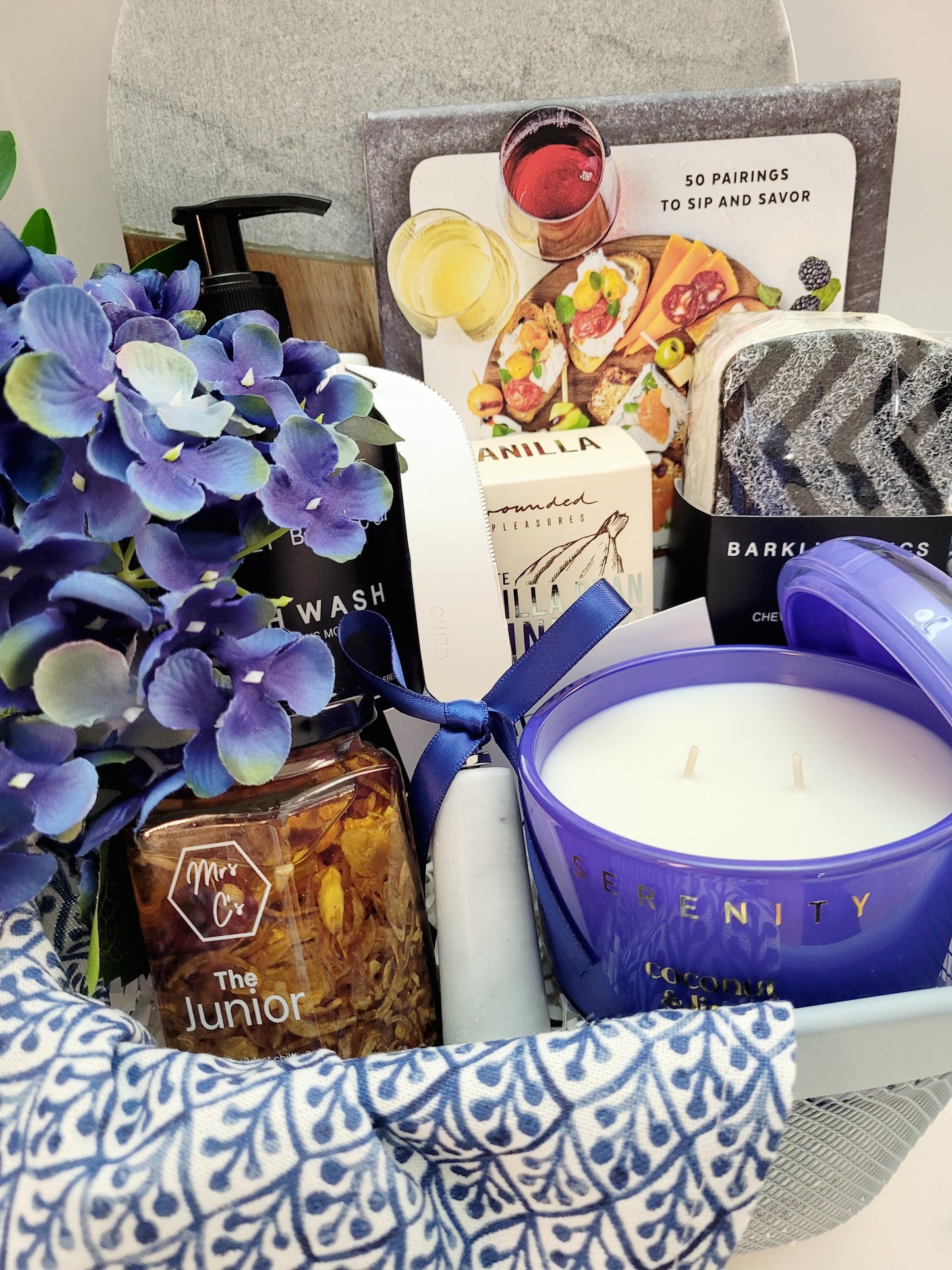 Home Sweet Hamptons deluxe gift basket