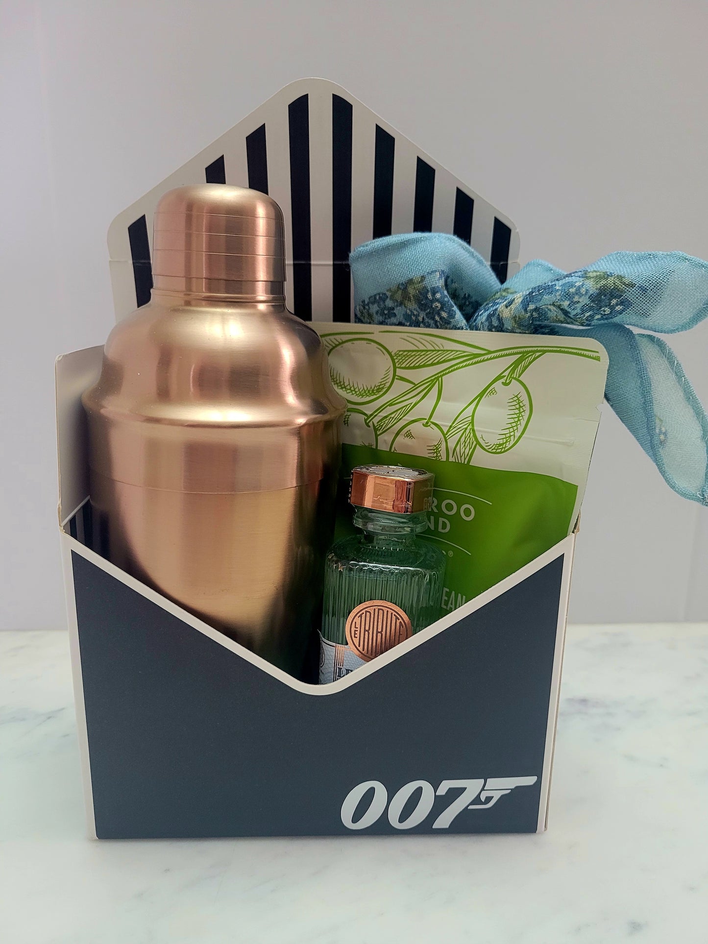 007 gift box